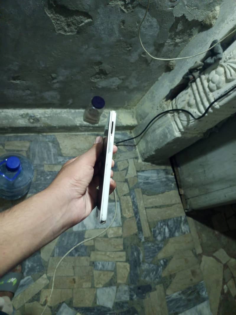 OPPO A57 1