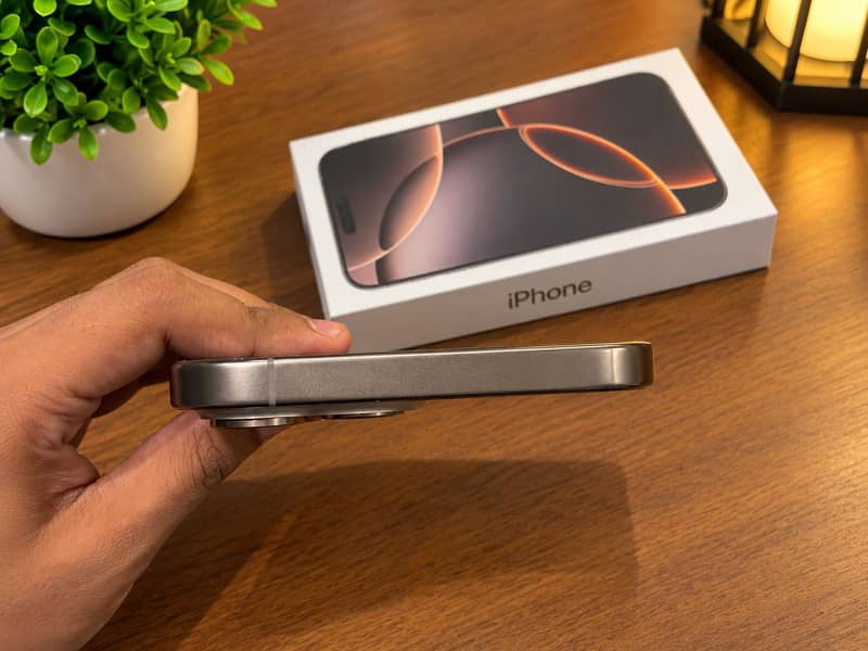 Apple iPhone 16 Pro Max 1