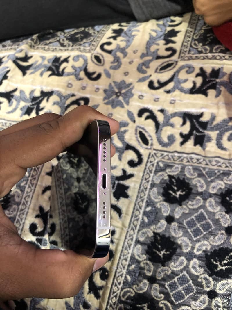 Apple iPhone 14 Pro Max 1