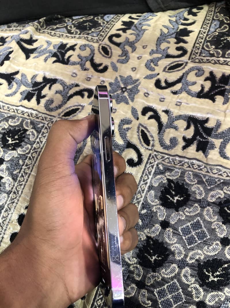 Apple iPhone 14 Pro Max 2