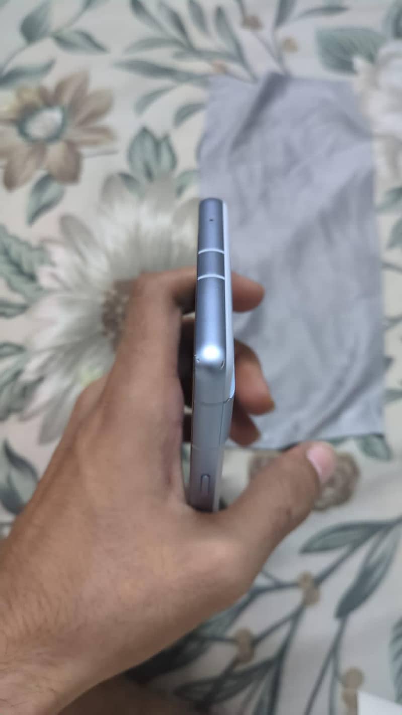 Google Pixel 7a 2