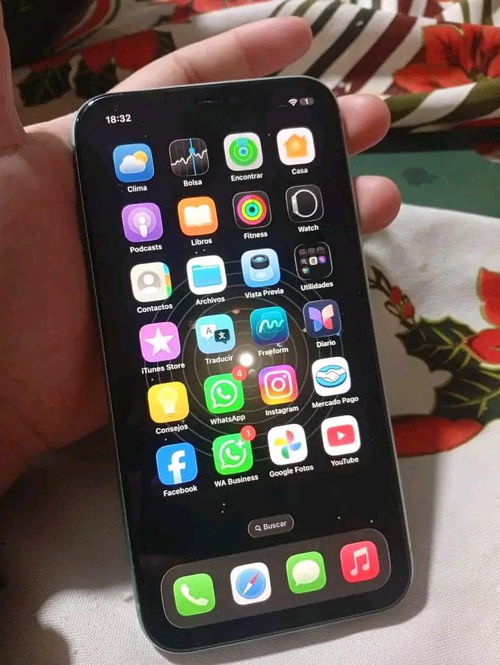 Apple iPhone 11 0