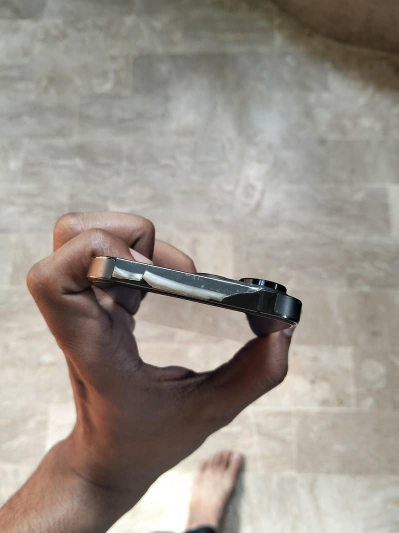 Apple iPhone 12 Pro 2
