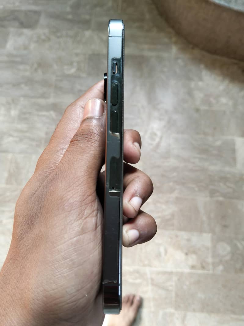 Apple iPhone 12 Pro 4