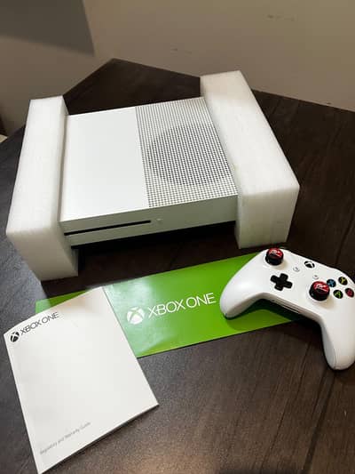 Xbox One S (1 TB)