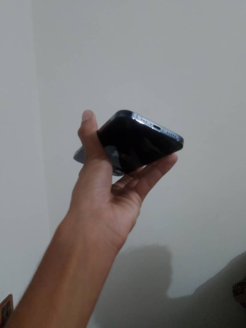 Apple iPhone 12 3