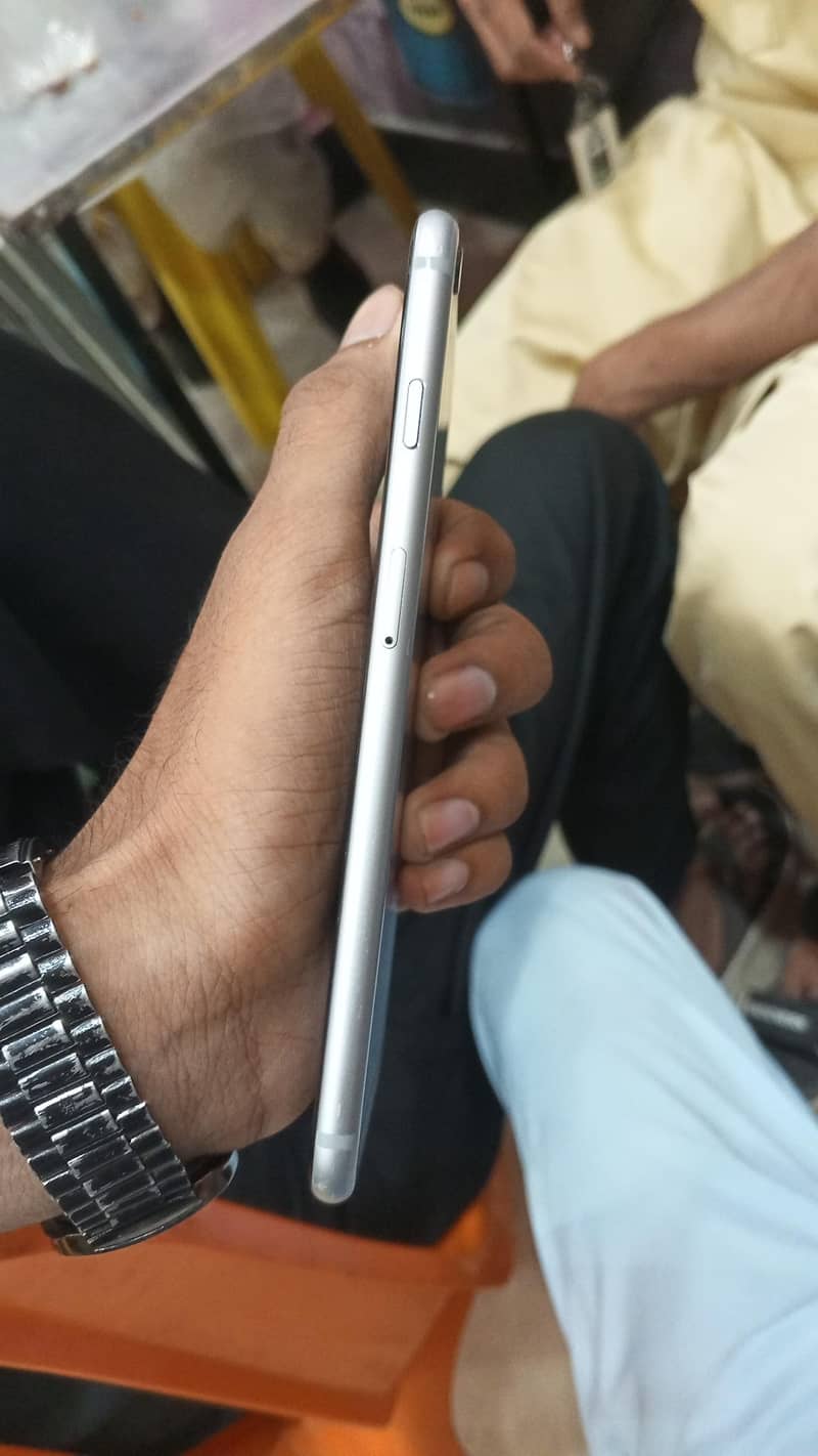 Apple iPhone 6S Plus 1