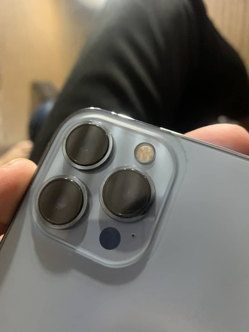 Apple iPhone 13 Pro Max 4