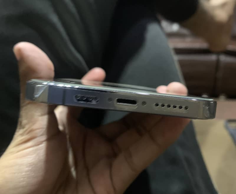 Apple iPhone 13 Pro Max 8