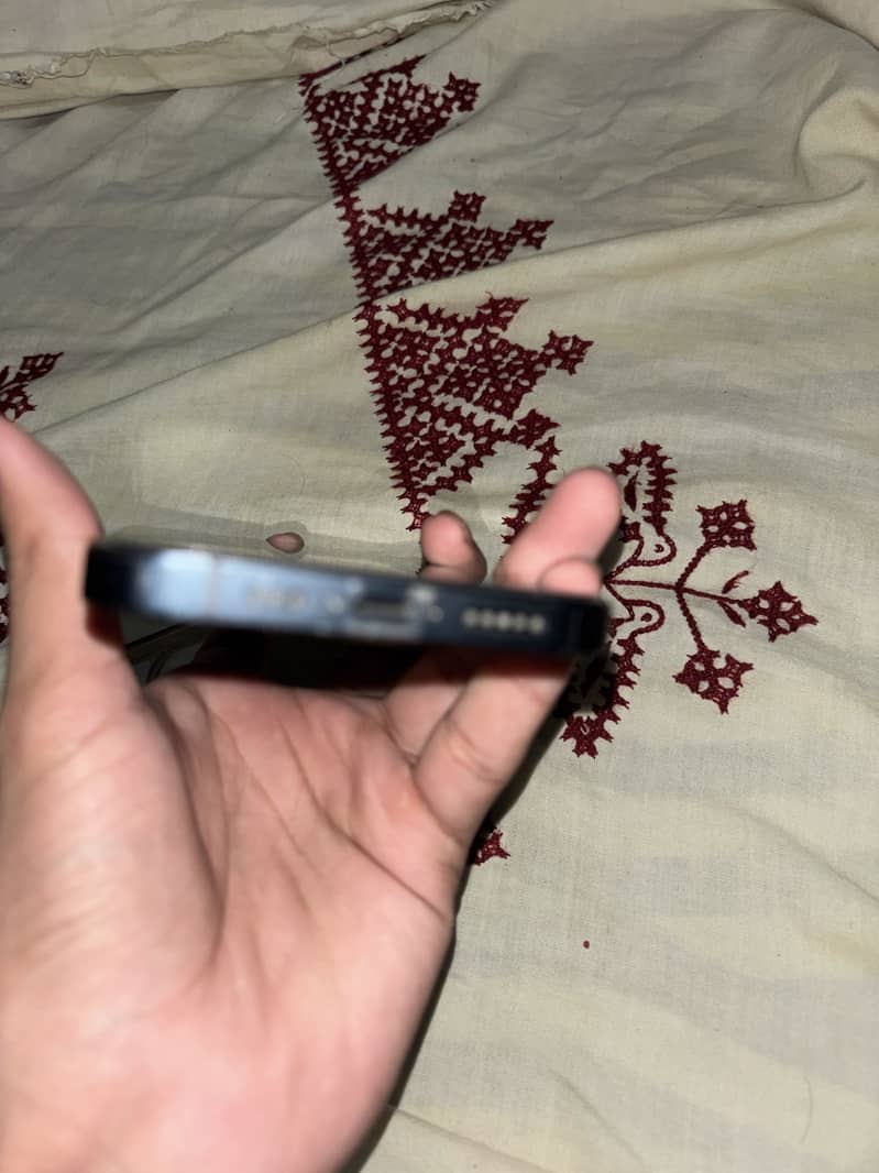 Apple iPhone 13 1