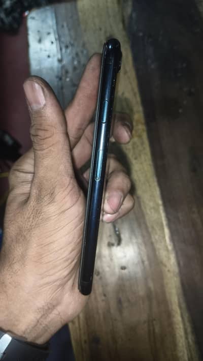 Apple iPhone 7