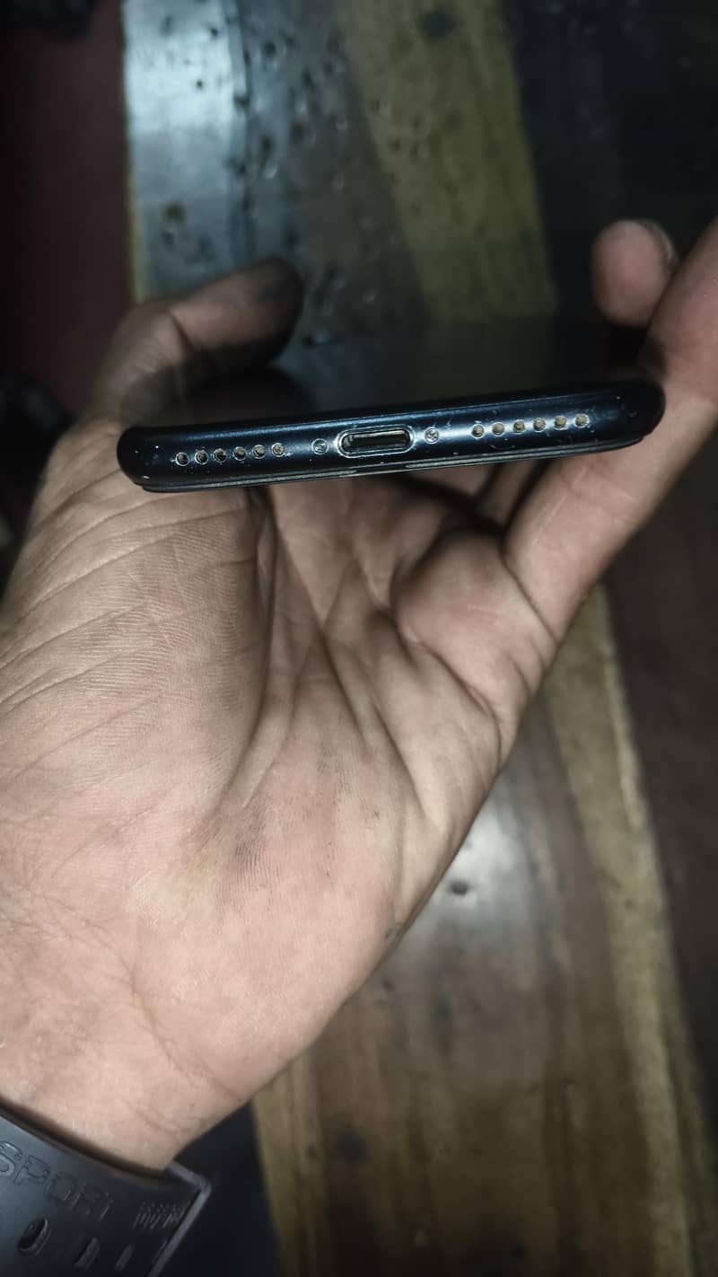 Apple iPhone 7 1