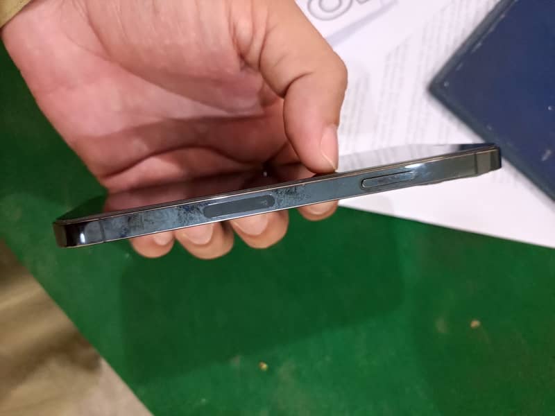 Apple iPhone 12 Pro 3
