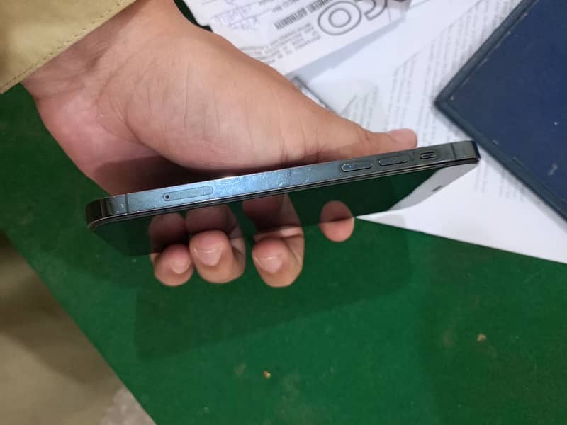 Apple iPhone 12 Pro 4