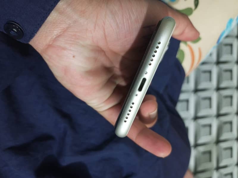 Apple iPhone 11 5