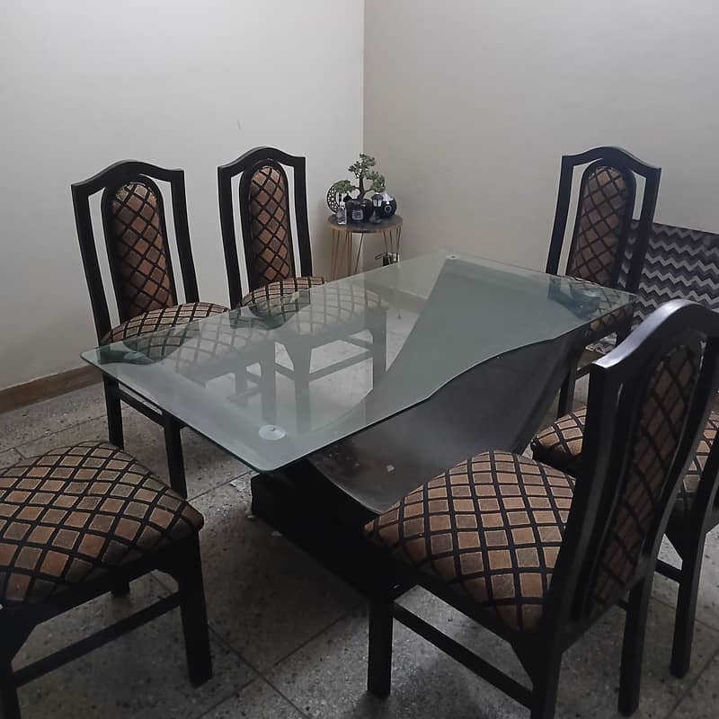 Dining Table 0