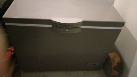 urgent sale freezer 4 month use