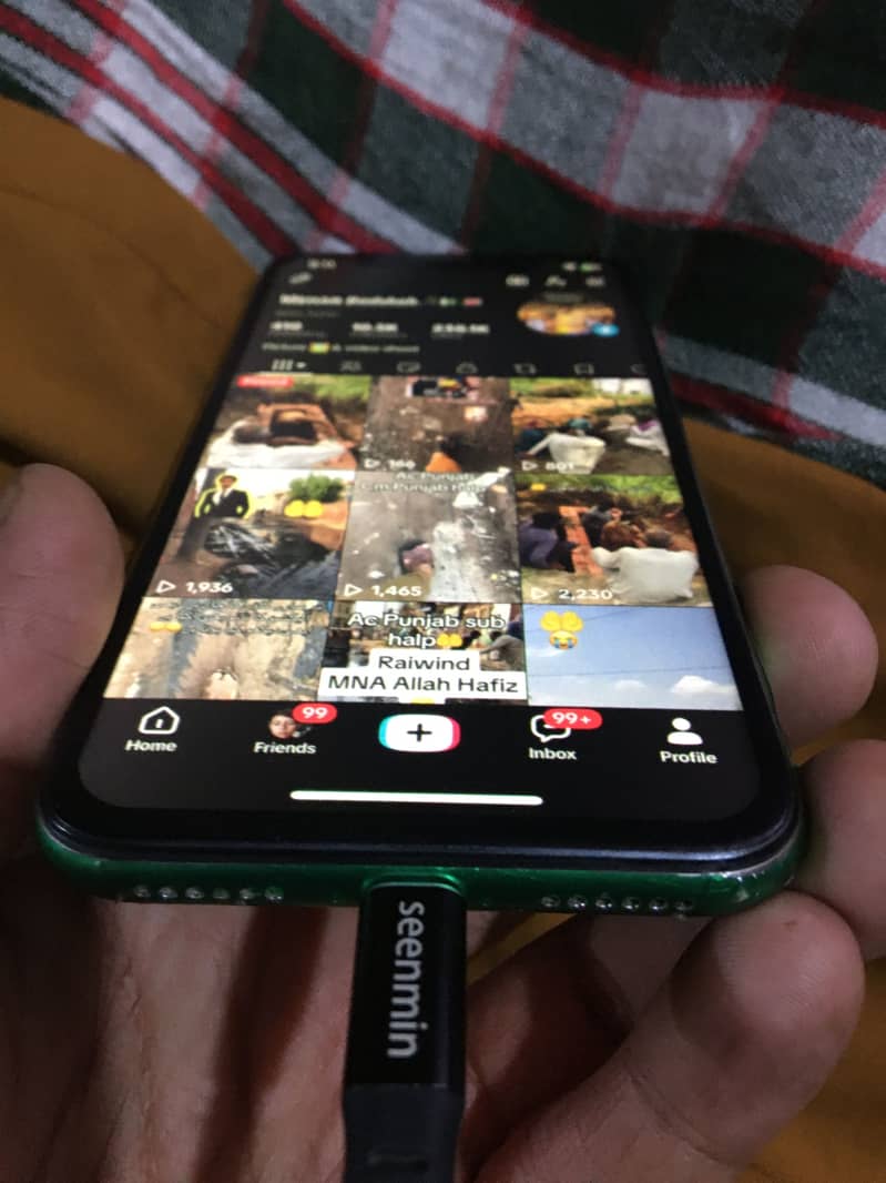Apple iPhone X 4