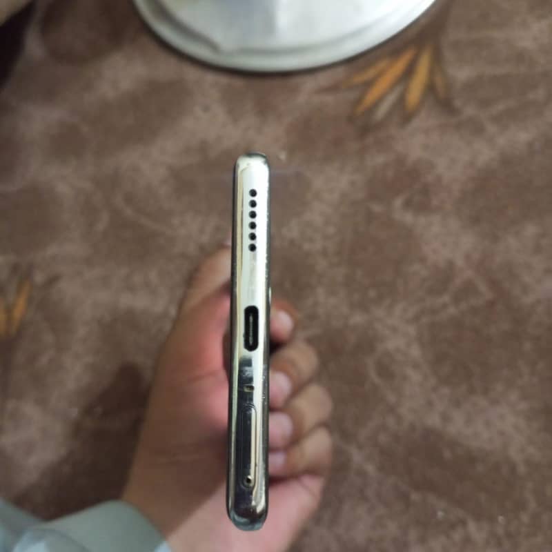Tecno CAMON 40 Pro 4