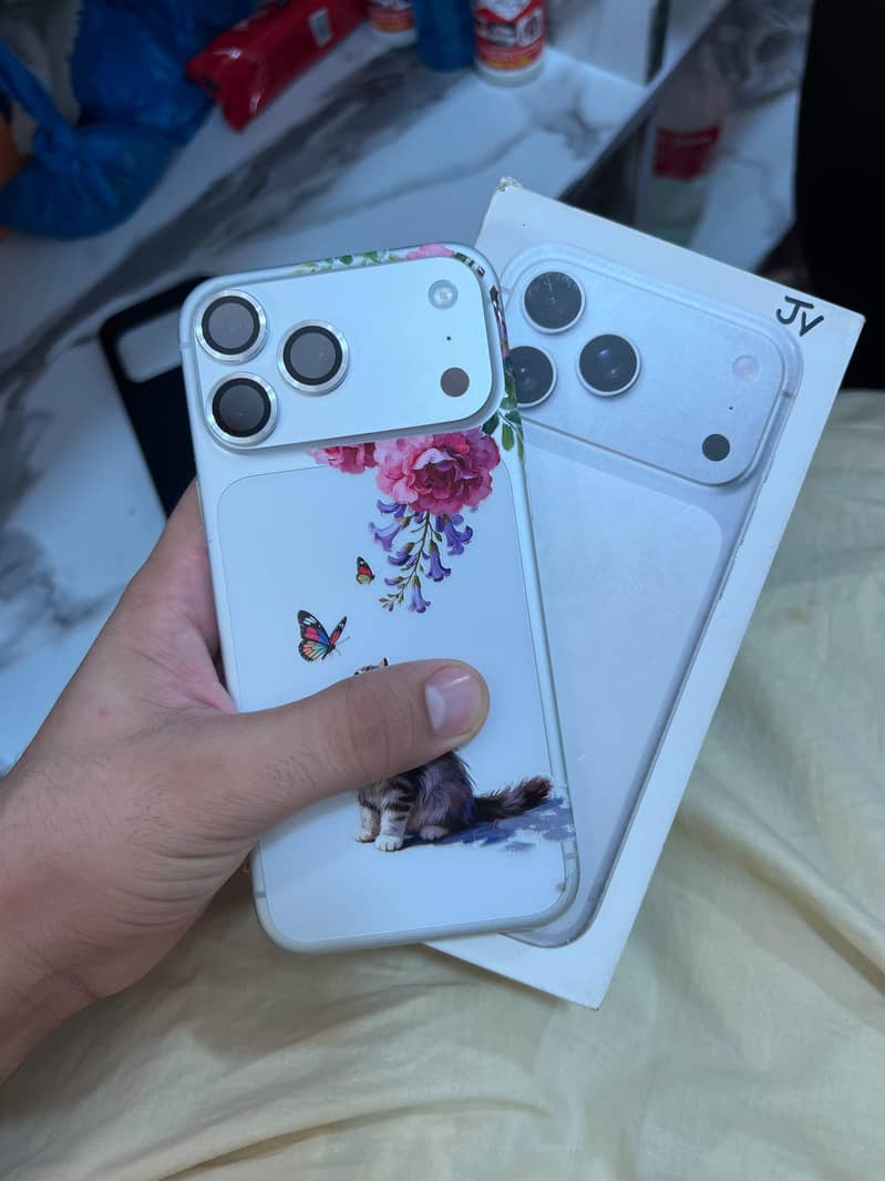 Apple iPhone 17 Pro Max 0