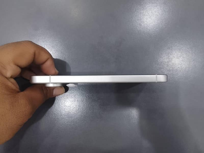 Google Pixel 9 5