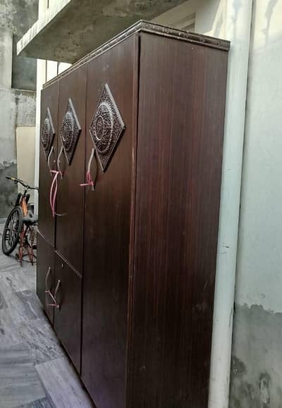 Triple door cupboard
