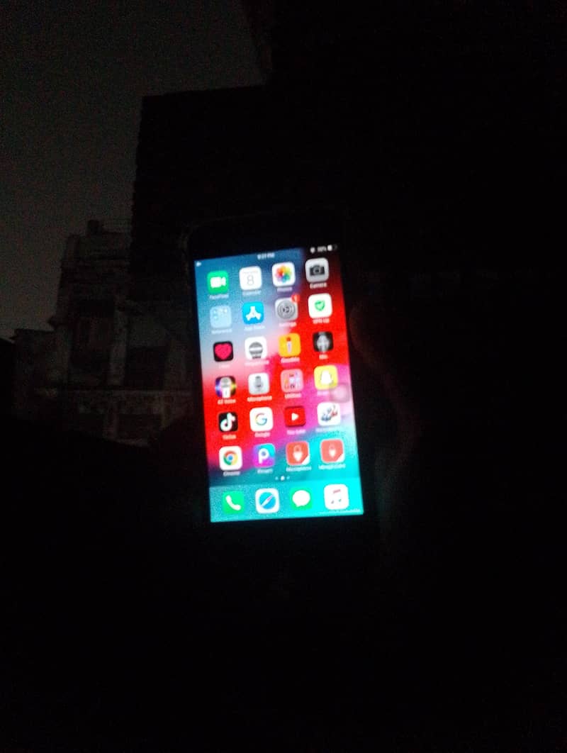Apple iPhone 6 Plus 1