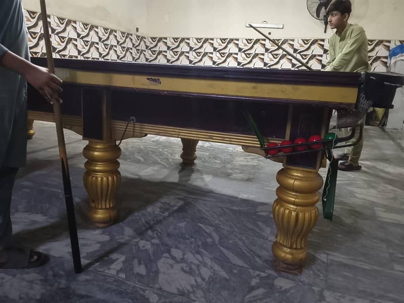 Snooker table 0