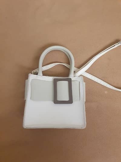 Elegant White Mini Handbag