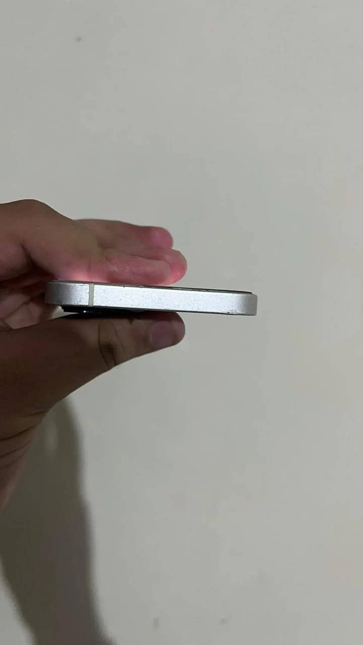 Apple iPhone 12 4