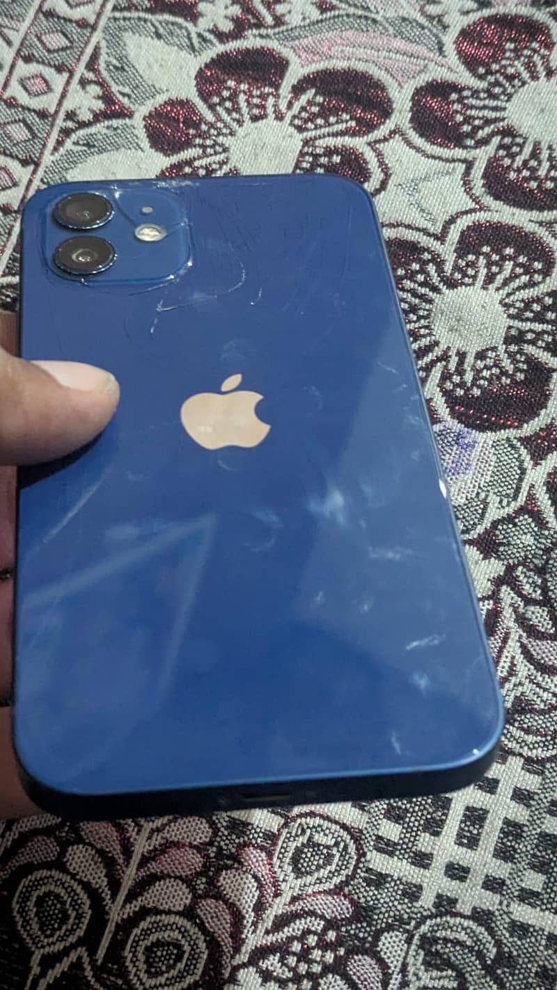 Apple iPhone 12 4