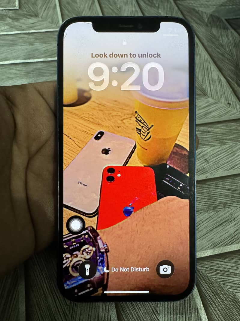 Apple iPhone 12 4