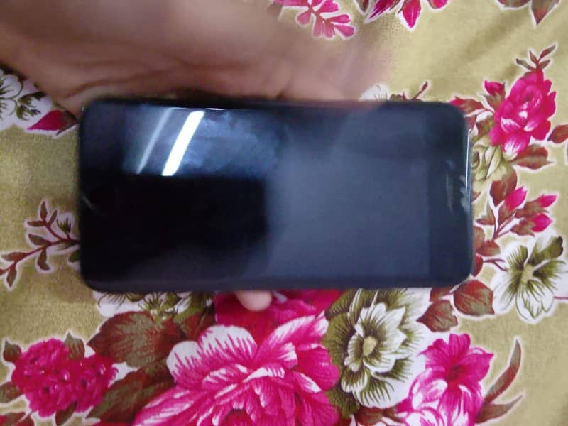 Apple iPhone 7 2
