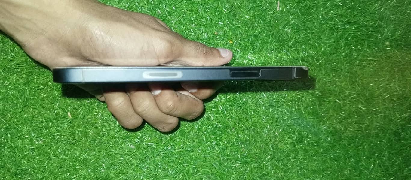 Apple iPhone 12 0