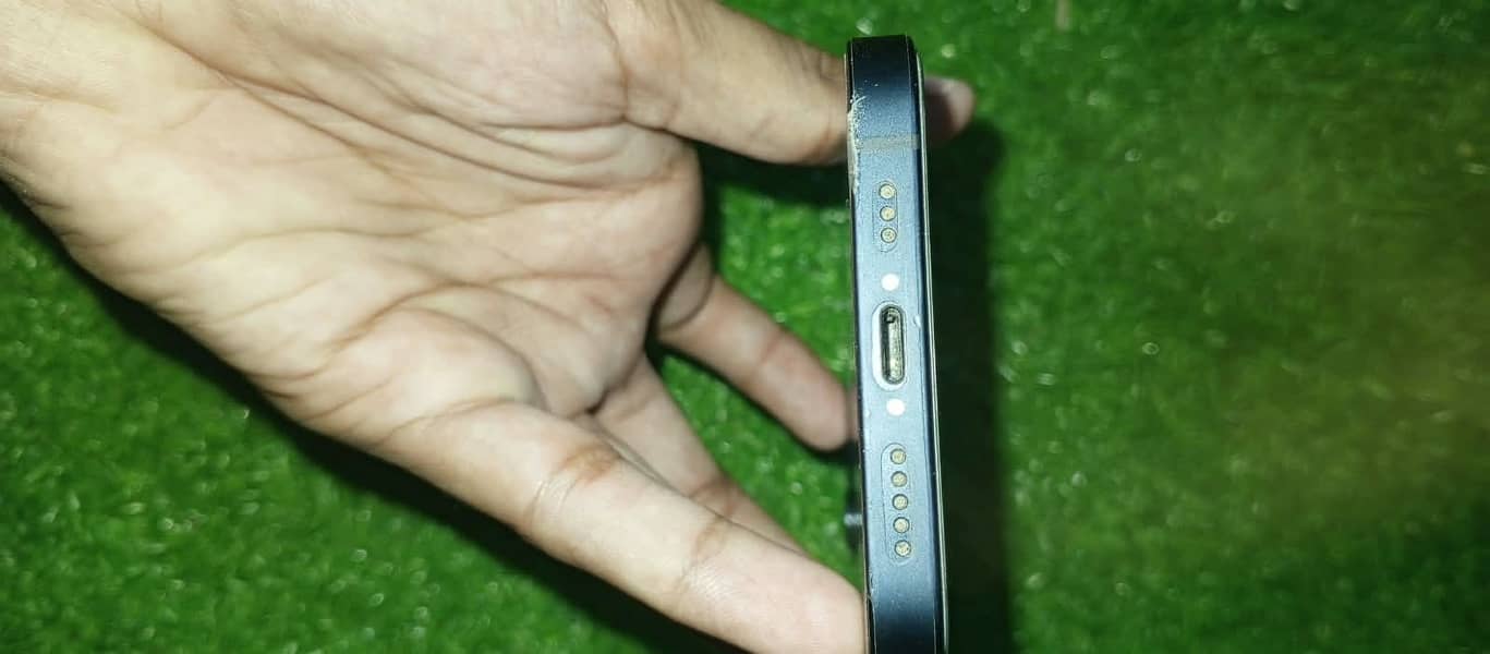 Apple iPhone 12 2