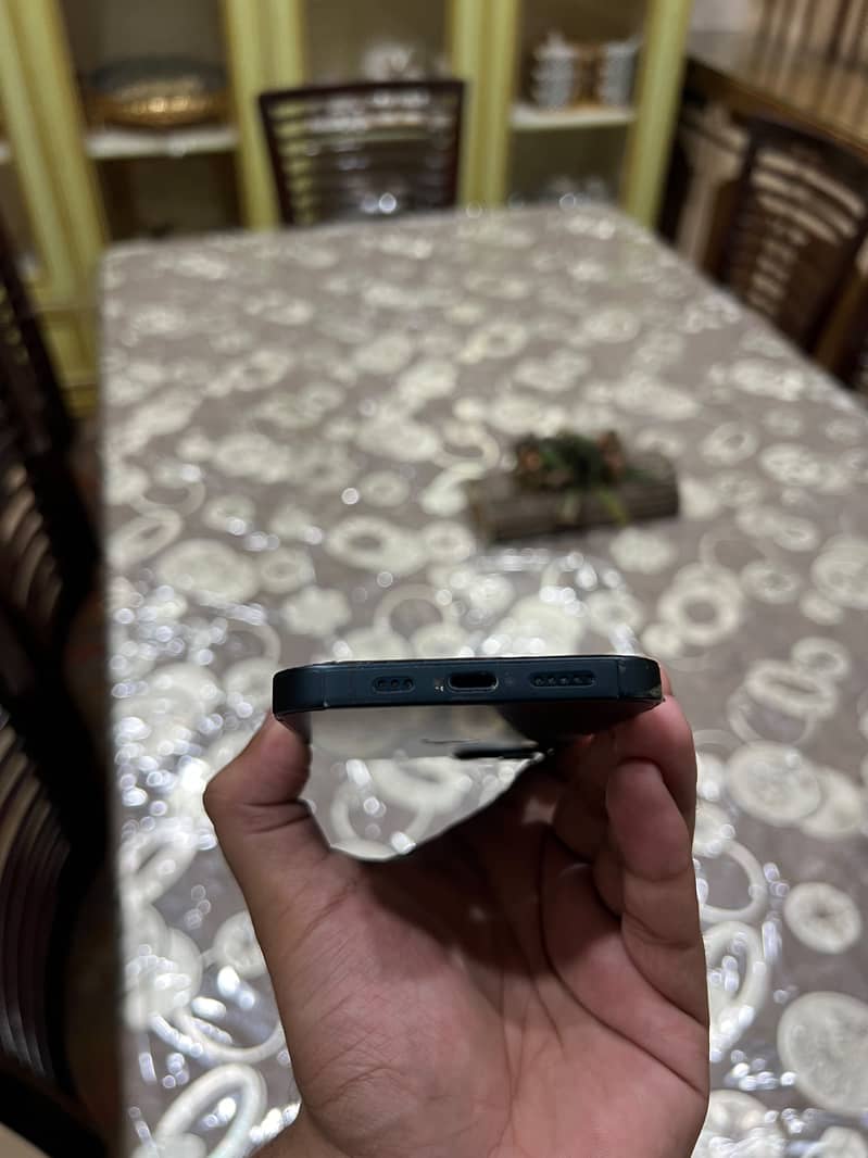 Apple iPhone 13 1
