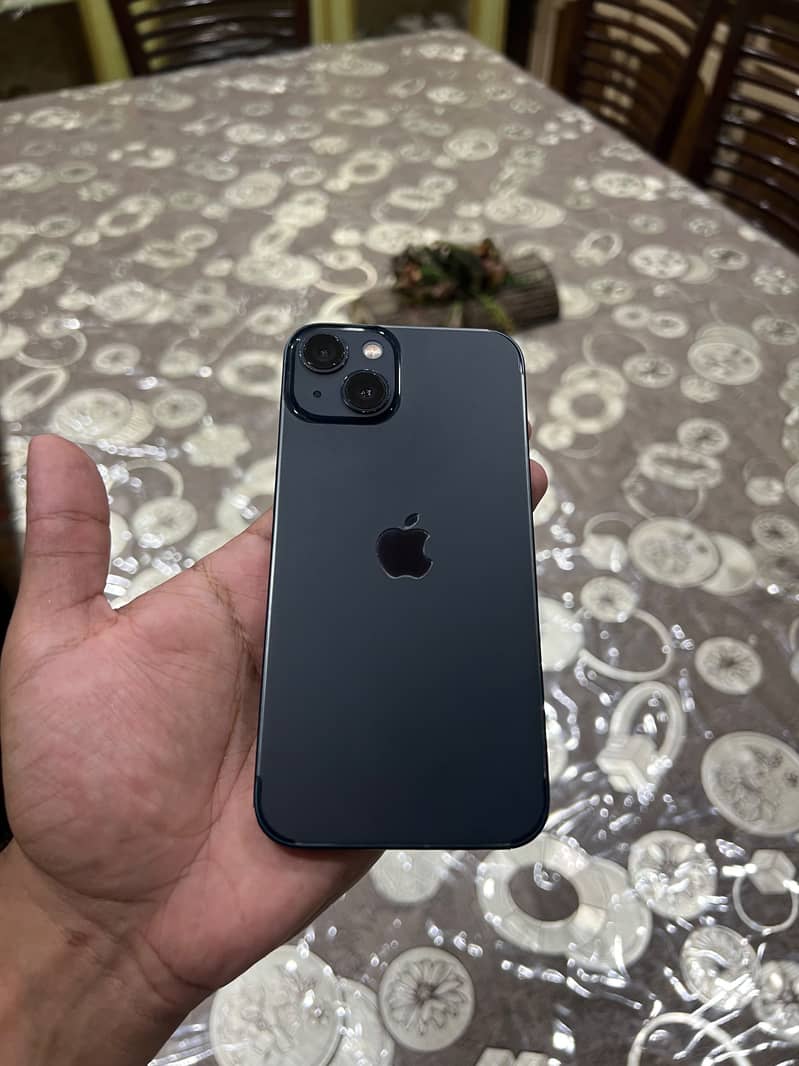 Apple iPhone 13 4