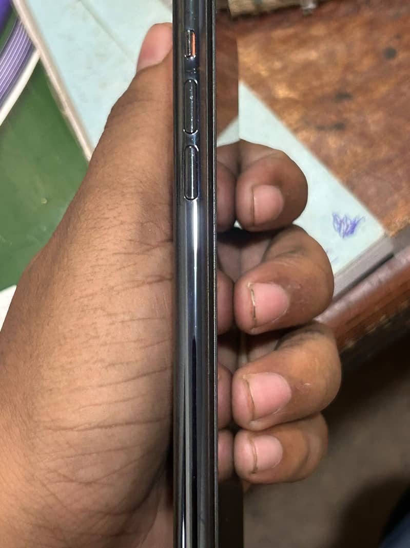 Apple iPhone 11 Pro 3