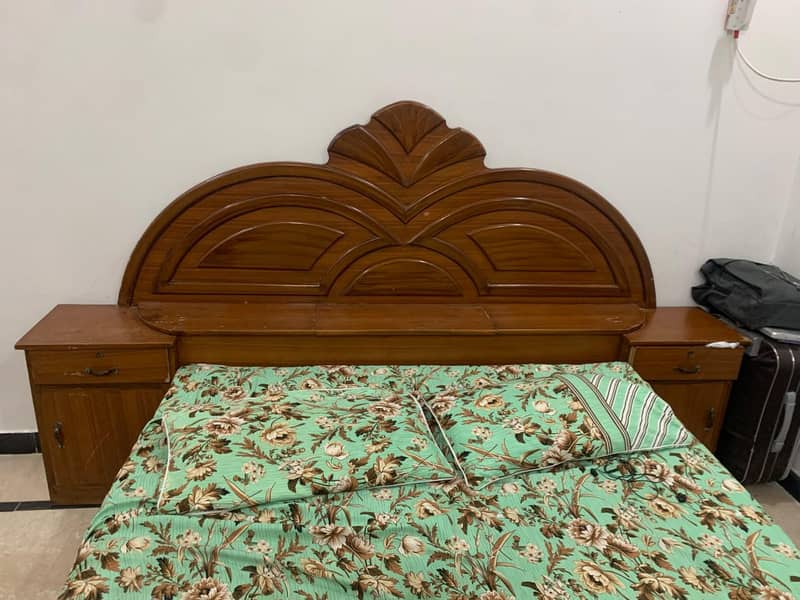 King Bed 0