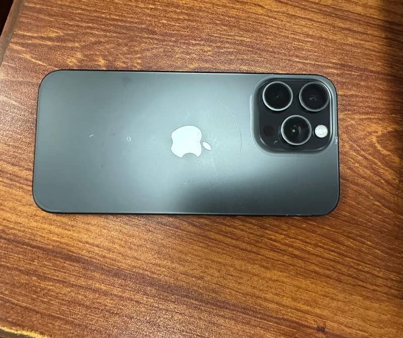 Apple iPhone 15 Pro Max 1
