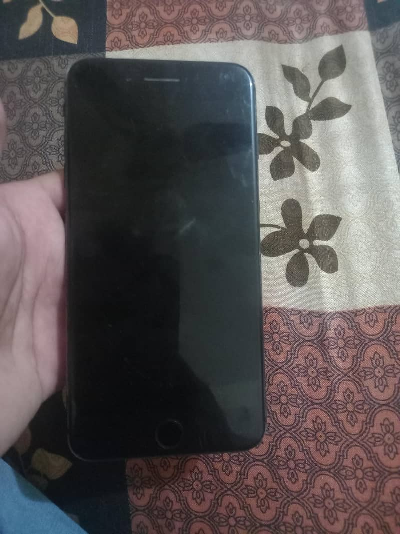 Apple iPhone 7 Plus 1
