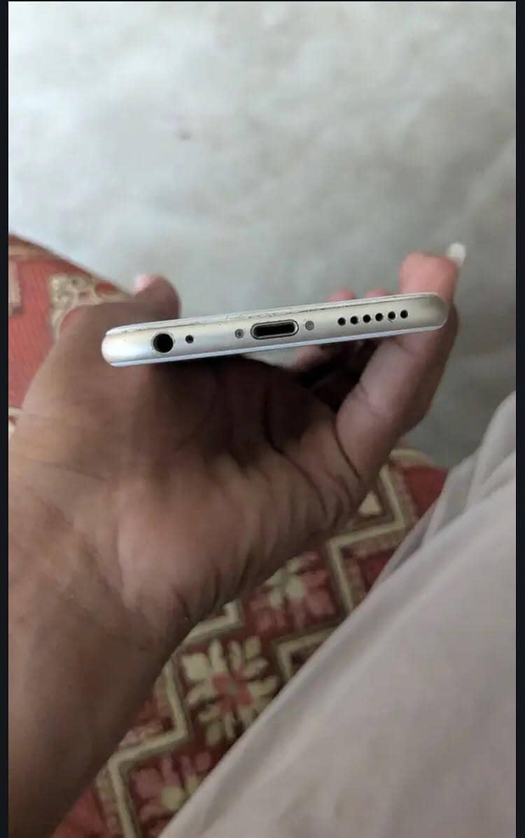 Apple iPhone 6S 3
