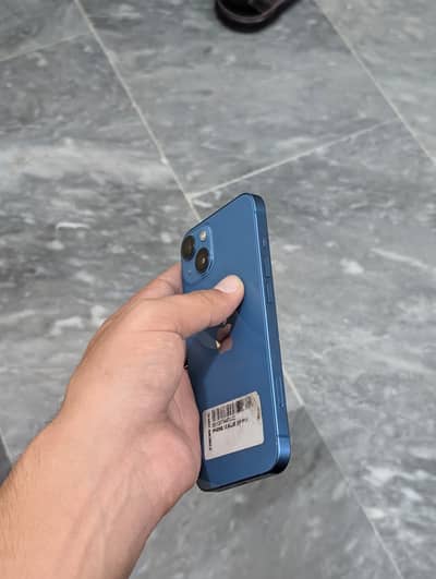 Apple iPhone 13