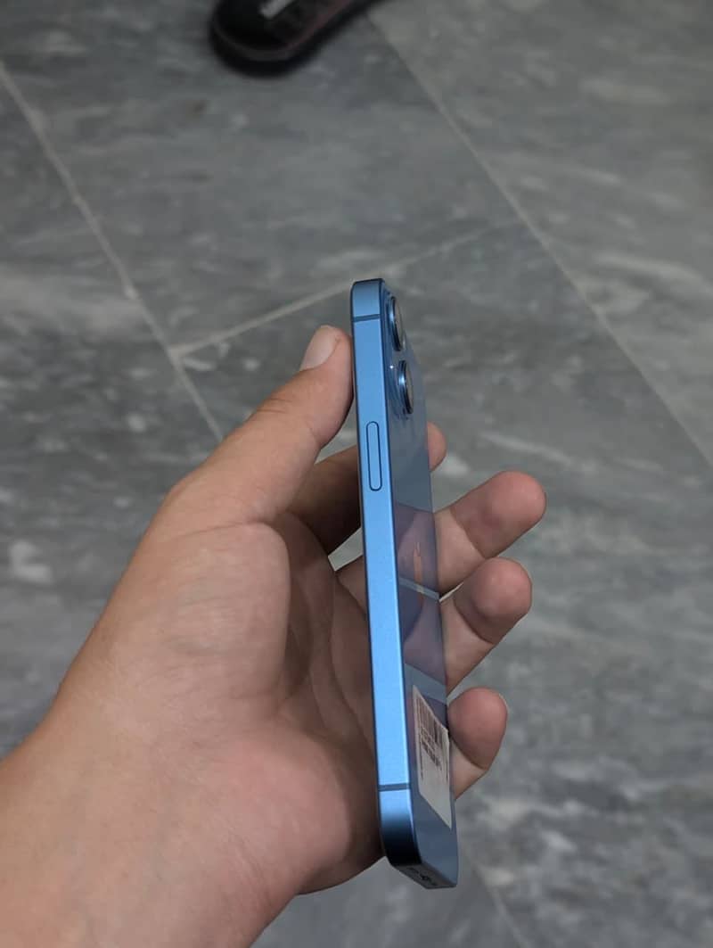 Apple iPhone 13 4