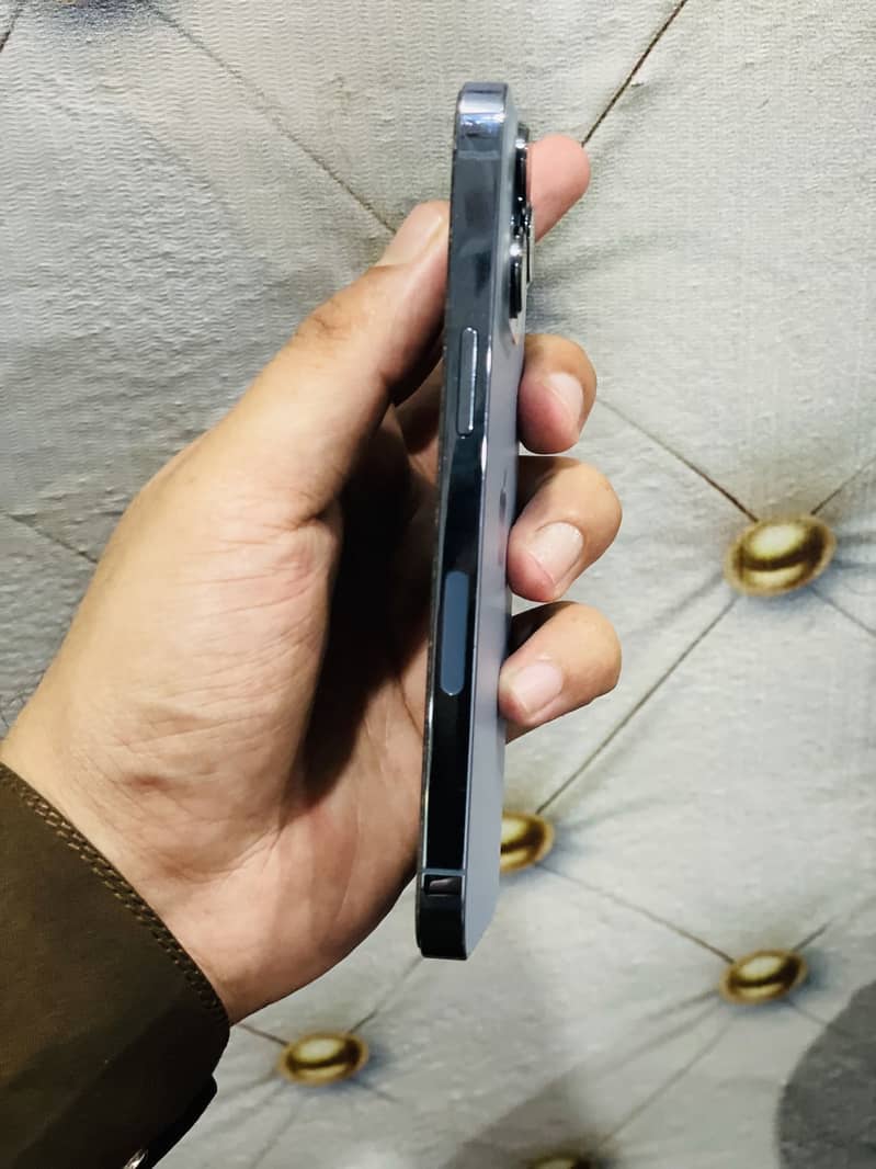 Apple iPhone 13 Pro 4
