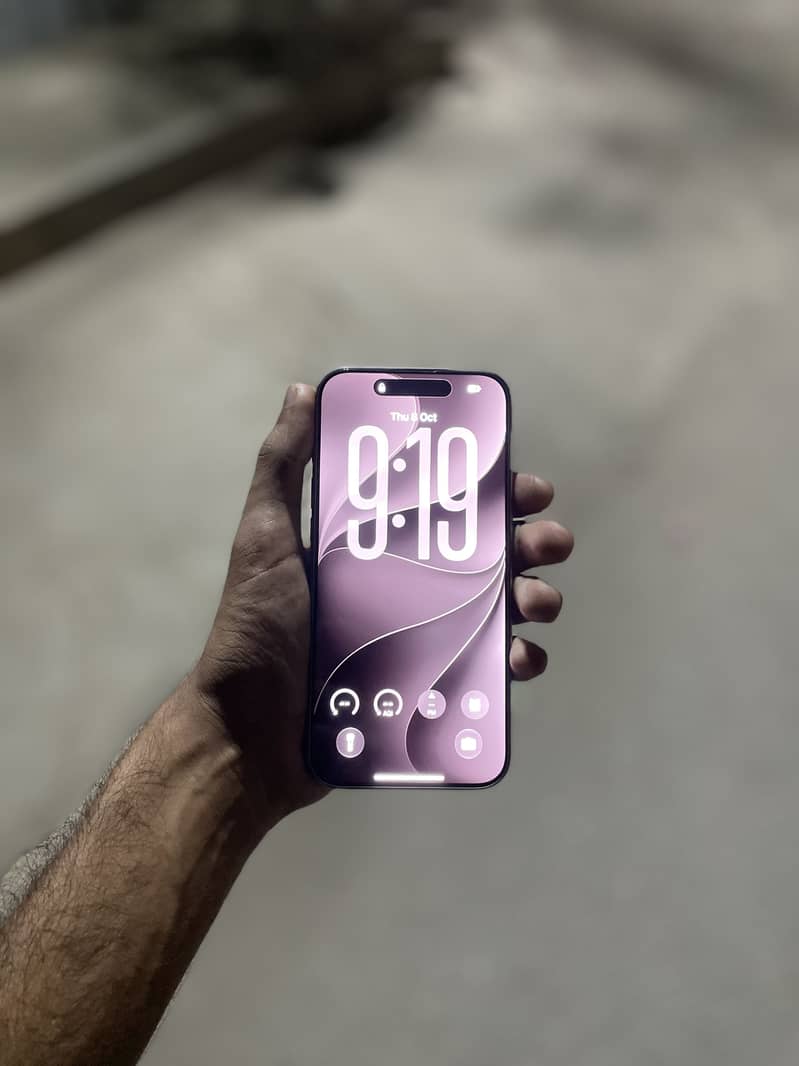Apple iPhone 15 Pro 0
