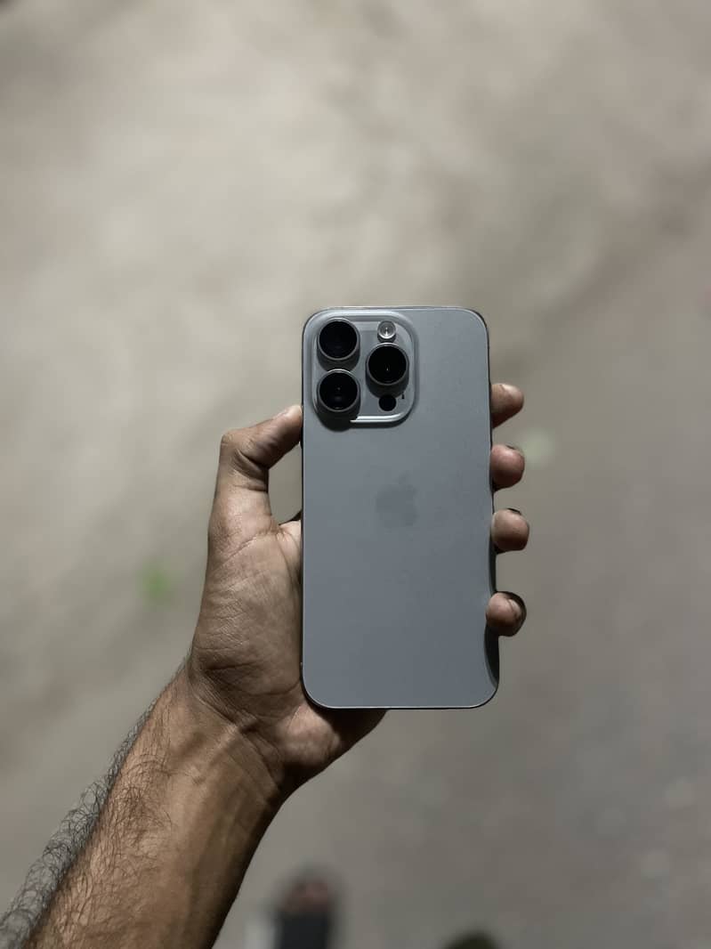 Apple iPhone 15 Pro 2