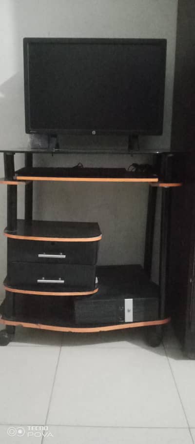 computer with trolley
