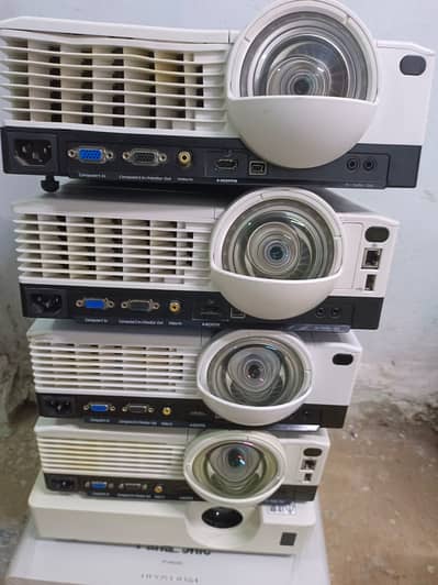 short throw multimedia projectors