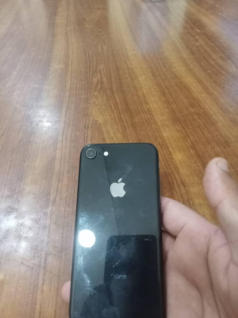Apple iPhone 8 1